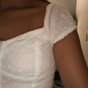 DAINTY WHITE CROP BUTTON UP TOP